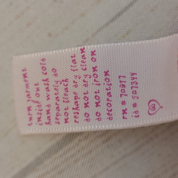 Victoria Secret night shirt. knee length night gown, red, size Small - Picture 7 of 8